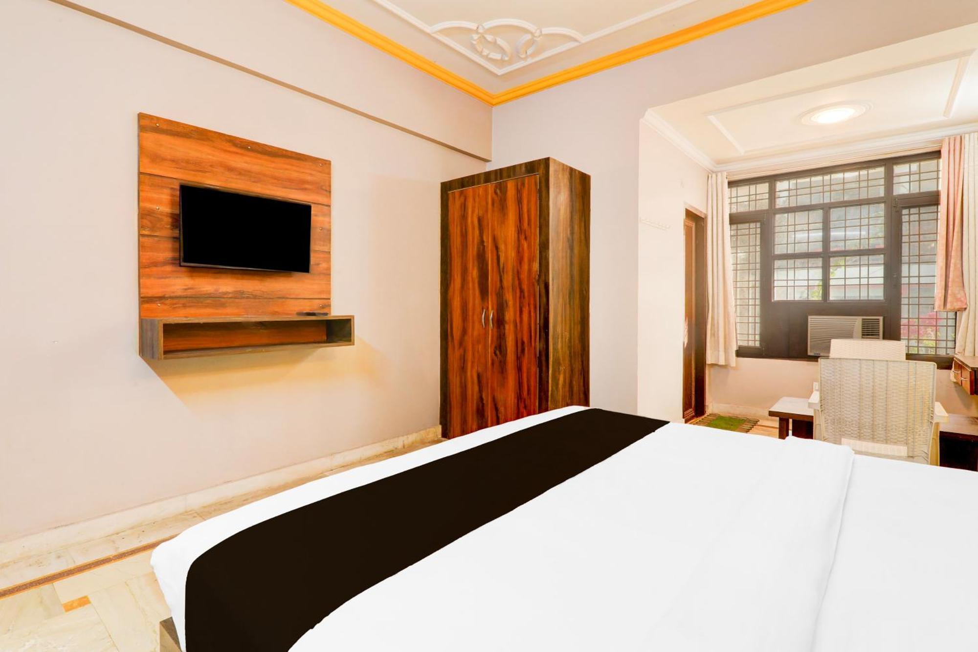 Super Hotel O Insaf Nagar Munshipuliya Formerly Vibrant Chinhat Ngoại thất bức ảnh