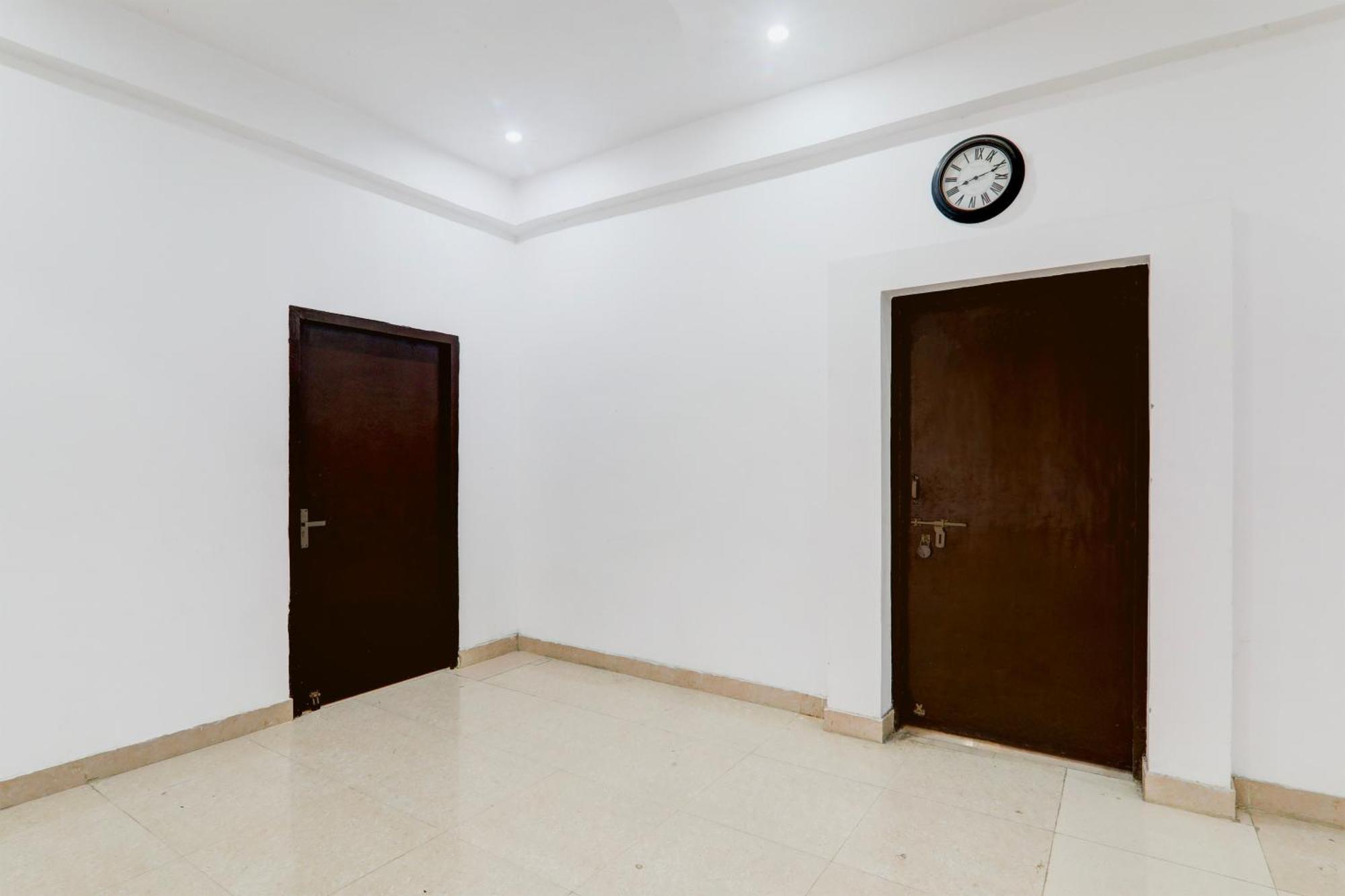 Super Hotel O Insaf Nagar Munshipuliya Formerly Vibrant Chinhat Ngoại thất bức ảnh