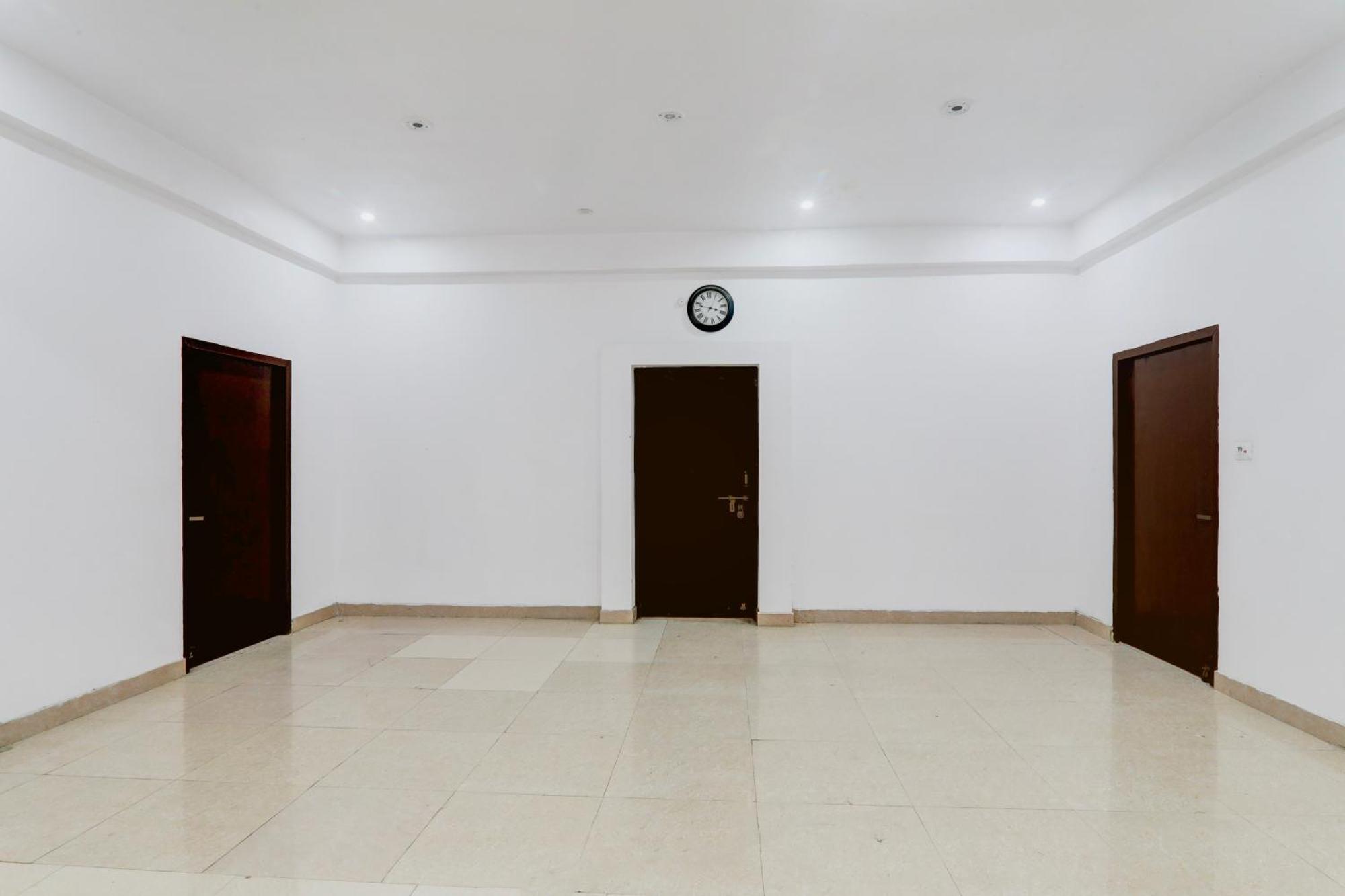 Super Hotel O Insaf Nagar Munshipuliya Formerly Vibrant Chinhat Ngoại thất bức ảnh