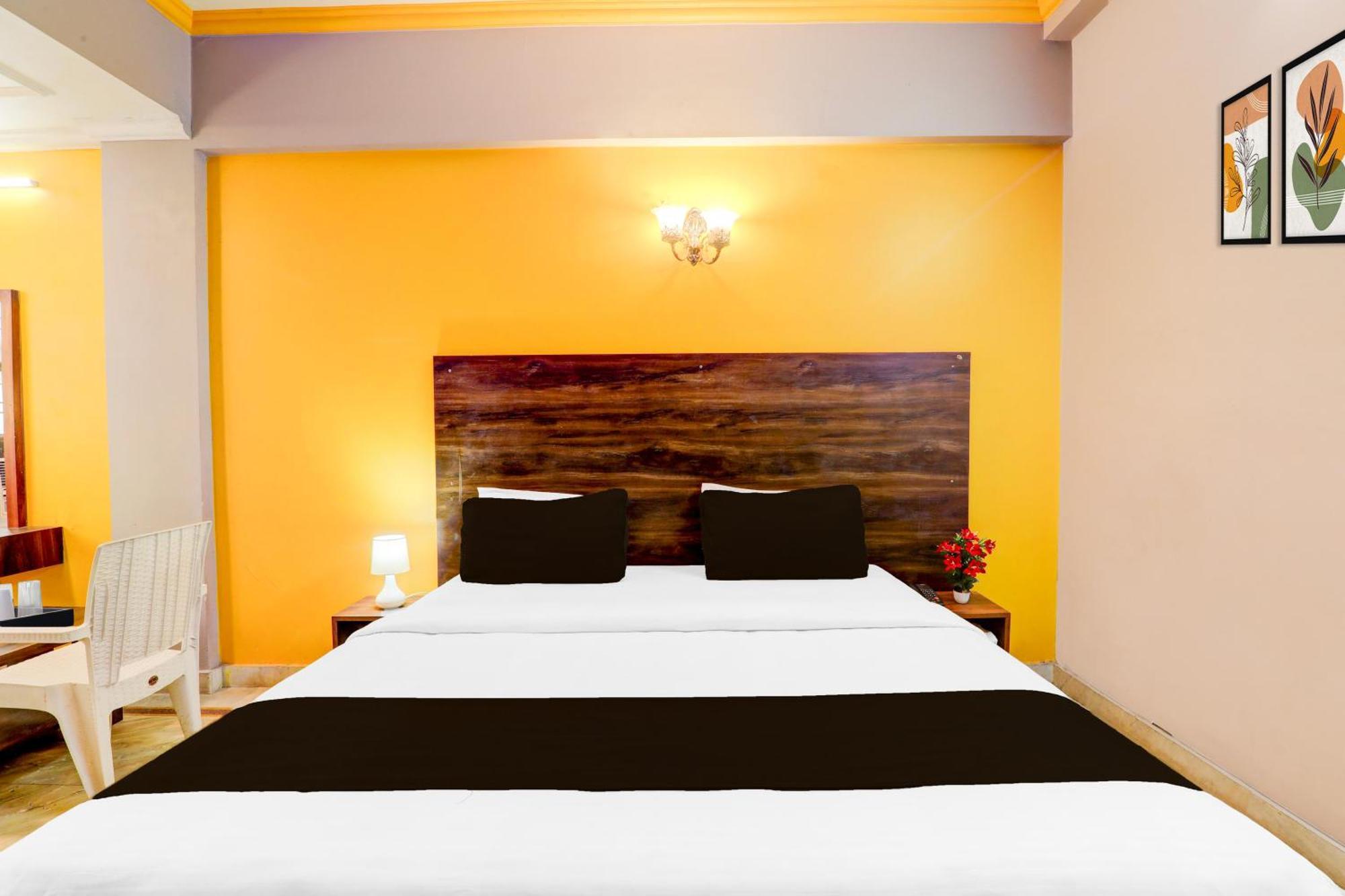 Super Hotel O Insaf Nagar Munshipuliya Formerly Vibrant Chinhat Ngoại thất bức ảnh