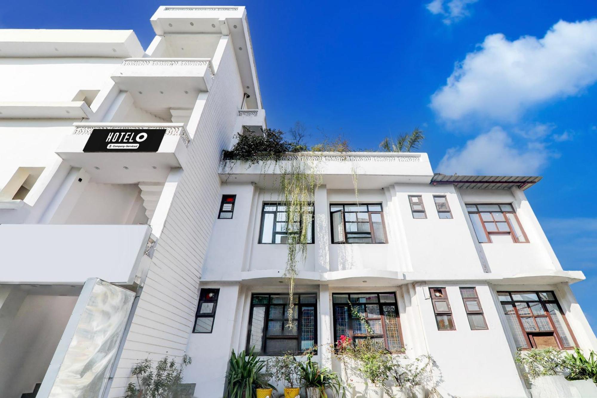Super Hotel O Insaf Nagar Munshipuliya Formerly Vibrant Chinhat Ngoại thất bức ảnh