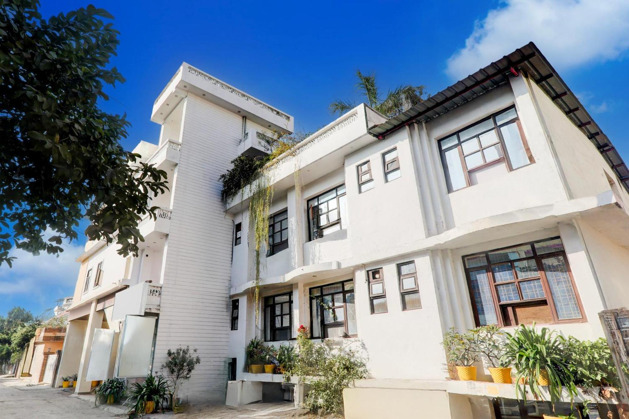 Super Hotel O Insaf Nagar Munshipuliya Formerly Vibrant Chinhat Ngoại thất bức ảnh